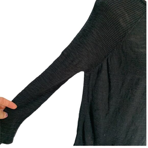 LE Chateau♠️Sweater Asymmetric Hem 3/4 Sleeve Black Pullover Lightweight Size XS - Picture 3 of 9